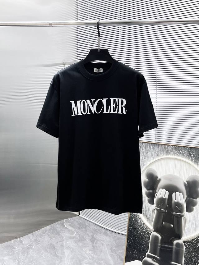 蒙口 Moncler 2025Ss新款 半袖 体恤 短袖 宽松版 圆领 T恤，高端版本！专柜定制面料 透气舒适度高，细节无可挑剔，品牌元素设计理念，体现高品质。