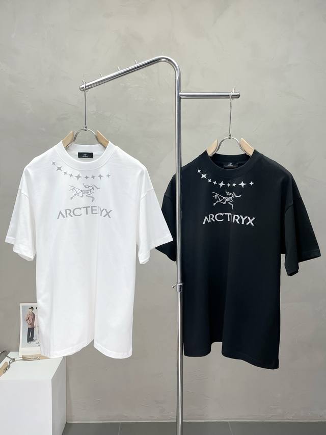 Arc’Teryx始祖鸟独家专供新款男士休闲短袖 高端定制 高端版本 时尚百搭爆款进口面料 手感超柔软细腻 穿着亲肤舒适 高端精品 代工厂P精细做工 上身非常赞