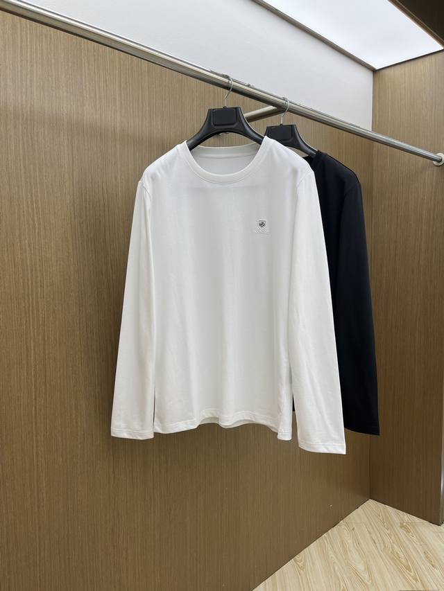 秋冬 Lp2540S秋冬新品长袖T恤 、圆领独家定制丝光棉棉面料，明星最爱时装味休闲简单大方 品牌Logo设计 工艺设计,干净利落剪裁 都市风十足 可供独家顶级