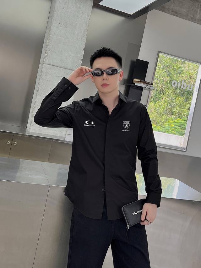 巴黎世家 最新款男士必备款衬衫，100%天然棉，舒服透气，原单狠货，原版面料，柔软舒适，上身高端又奢华，足够场面的档次，这款衬衫无不骄傲的让你满意有面子 尺码：