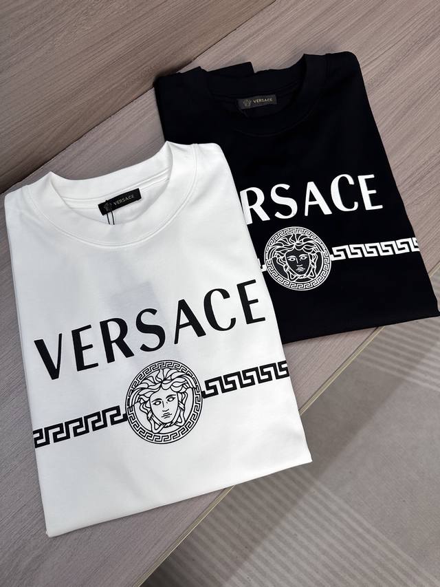 Ver范大师家25Ss夏季最新款短袖圆领T恤 高端订制 设计前卫时尚！品牌Logo重工艺设计 高端定制240克面料.手感柔软.穿着舒适.专柜级别精致车线. 颜色