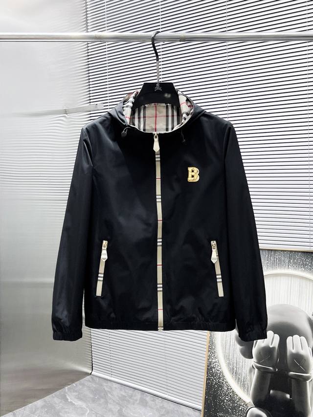 巴宝莉 Burberry 2025新款 连帽 夹克 外套，高端版本！专柜定制面料 透气舒适度高，细节无可挑剔，品牌元素设计理念，体现高品质。手感细腻柔软！呈现休