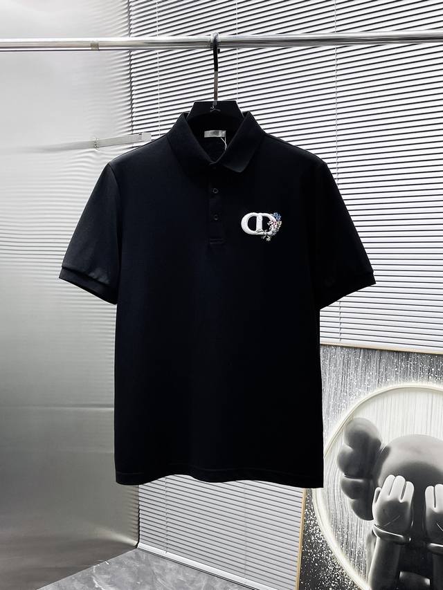 迪奥 Dior 2025Ss夏季新款 翻领短袖T恤 Polo衫，高端版本！专柜定制面料 透气舒适度高，细节无可挑剔，品牌元素设计理念，体现高品质。手感细腻柔软！