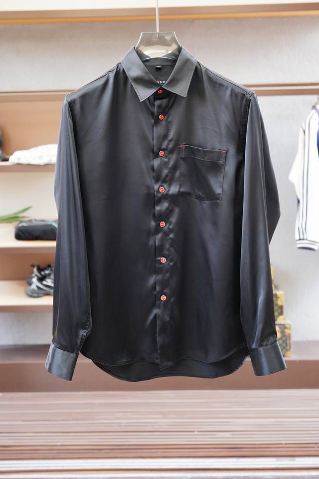 Kiton-奇顿 2025新款真丝府绸长袖衬衫，专柜同步在售 定制面料，亲肤舒适，满身经典提花Logo图案，三标辅料齐全 码数：M-3Xl，