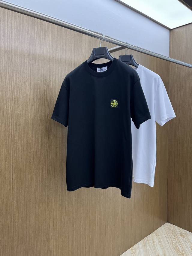 新品 Sto 2540春夏新款男女同款短袖圆领T恤，极具个性高级风，标志Logo印花工艺设计！定制纯棉面料！一款简约高级的时尚单品，穿搭魅力十分高级不俗的时尚产