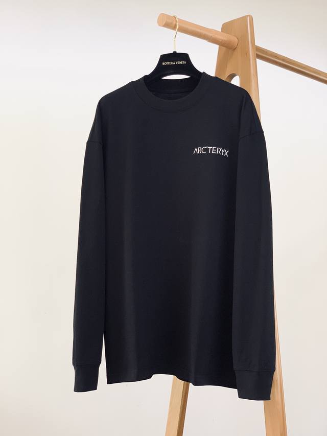 Arcteryx 始祖鸟 2025Fw早秋新品 户外机能与日常穿搭的双向奔赴，Arc长袖打底衫 小标点缀，日常通勤、Citywalk 穿，低调藏不住的高级感 背