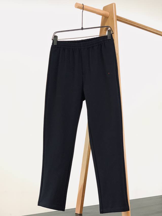 Kiton 奇顿 2025Fw早秋新品 渠道的精品狠货！！！ 今年最好看的休闲裤 闭眼入！ 客供定制面料打造 满足各种品质控 细节控 这样的分量与价值真的是需要