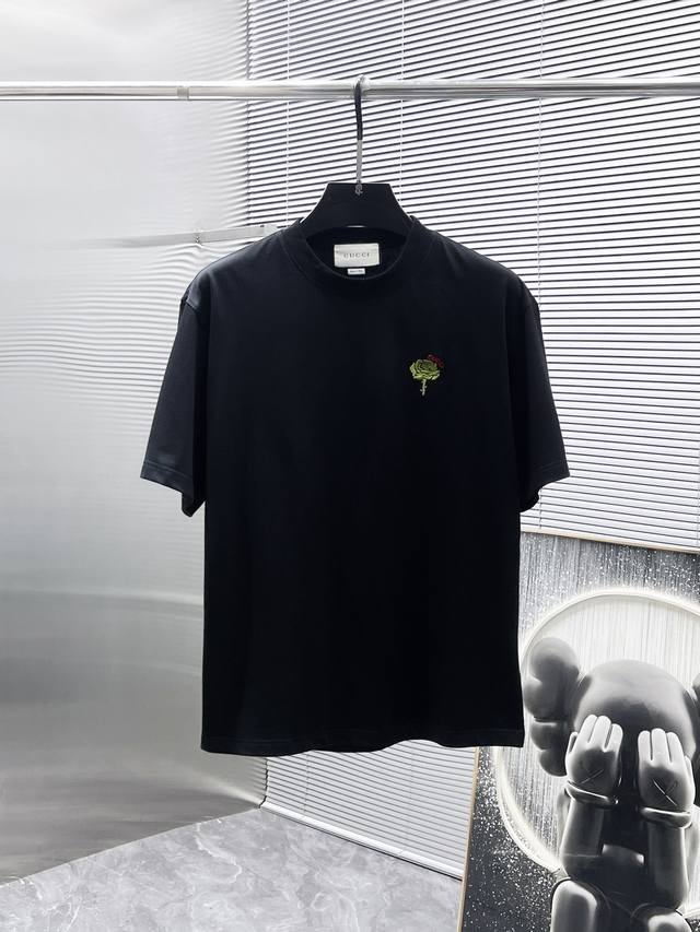 古奇 Gucci 2025新款 圆领 短袖 T恤 体恤 半袖 ，高端版本！专柜定制面料 透气舒适度高，细节无可挑剔，品牌元素设计理念，体现高品质。手感细腻柔软！