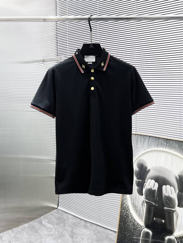 古奇 Gucci 2025Ss夏季新款 翻领短袖T恤 Polo衫，高端版本！专柜定制面料 透气舒适度高，细节无可挑剔，品牌元素设计理念，体现高品质。手感细腻柔软