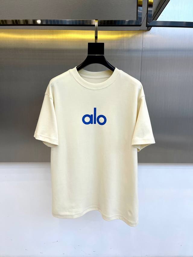 Alo × 本草抗菌 2025秋冬，Alo 2025秋冬款米白长袖T恤，采用升级棉质面料， 本品含有艾草、金银花、茶树精油提取物天然抗菌成份，采用最新纳米技术合