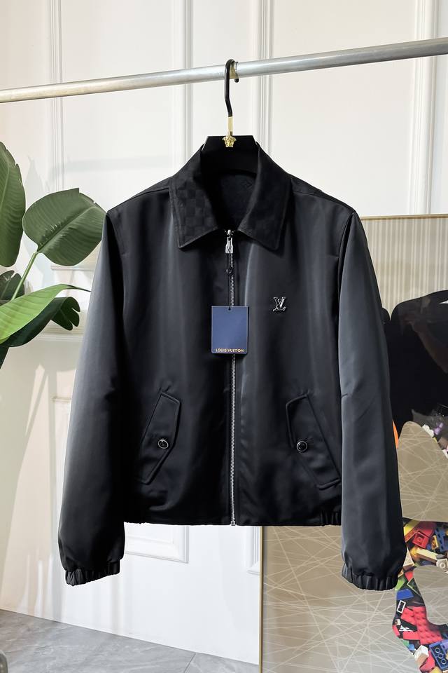 高版本！真皮衣领，注意细节对比 Louisvuitton 路易威登，2025秋季最新款，同步有售，原单狠货，时尚休闲两面穿翻领夹克外套，上身很有特点！吸睛而有亮