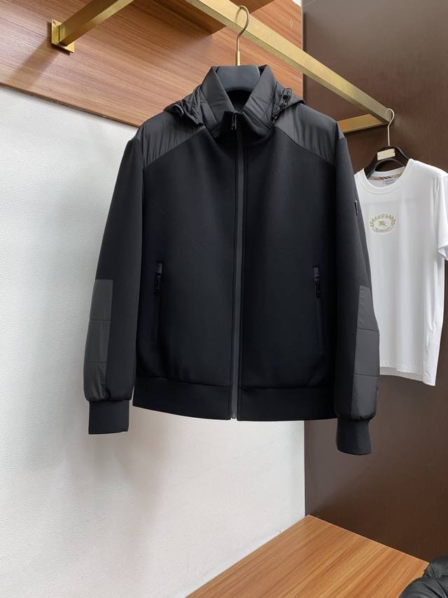 25Ss最新品 经典夹克外套，设计帅气有型！百搭必备单品，时尚潮牌， 轻松营造酷帅氛围感 ，高级感满满，在低调又时髦撞色设计特别吸睛，宽松版型百搭人，任何身材都
