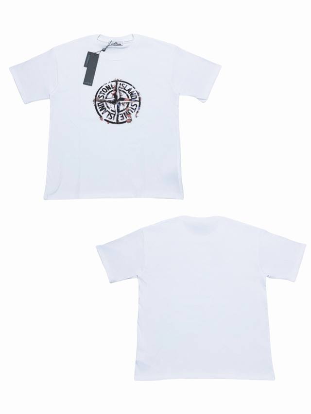 051# Stone Island石头岛大徽标Logo圆领短袖T恤 经典圆领设计 配合精准的剪裁比例 无论是单穿展示干净利落的形象 还是作为打底增加层次感 都能