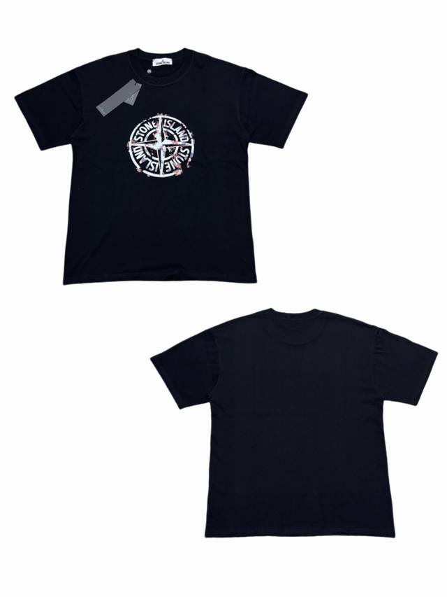 050# Stone Island石头岛大徽标Logo圆领短袖T恤 经典圆领设计 配合精准的剪裁比例 无论是单穿展示干净利落的形象 还是作为打底增加层次感 都能
