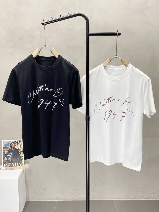 Dior迪奥独家专供新款原单男士休闲短袖 高端 高版本 时尚百搭爆款进口面料 手感超柔软细腻 穿着亲肤舒适 高端精品 代工厂P精细做工 上身非常赞 男士必备单品