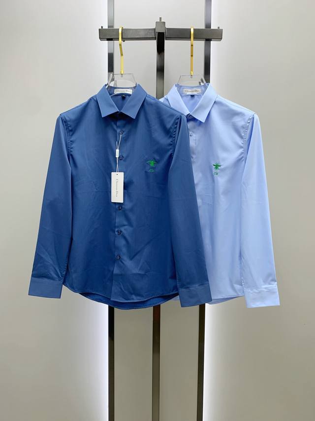 Dior迪奥 2025Ss新款长袖衬衫 衬衣，精美刺绣Logo 高端版本，定制面料 透气舒适度高，精工制作，细节处理完美无可挑剔，品牌元素设计理念，体现高品质。