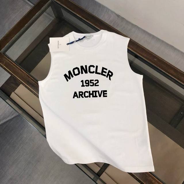 直 品牌 Moncler蒙口 夏季新品背心T袖 经典简约款式 任何人都可以轻松驾驶 进口定制丝光棉面料 手软舒适有型 吸汗透气 ，胸前经典品牌字母Logo设计