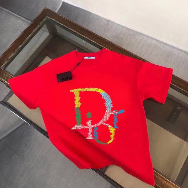 直 品牌 Dior迪奥 胖子福音 原单男士休闲短袖T恤，2025春夏新品，定制胸前顶级Logo 工艺、搭配整件细节 品质及剪裁设计都堪称一流，定制进口丝光棉面料