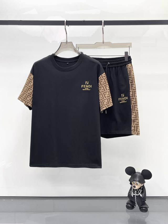 芬迪 2025春夏新款休闲套装，最新款全网独家首上！！~既经典有时尚百搭，谁不爱啊，将经典再次展现，非常的耐看，自带低奢光环与辨识度！传统的品牌理念和现代化的先