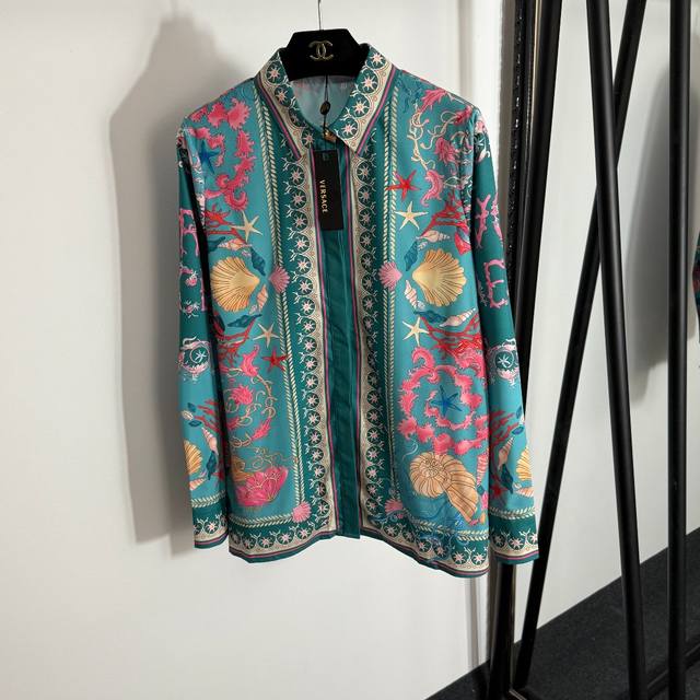 款号20254697 Versac*新款 海鲜贝壳印花长袖衬衣，绿色，S-Xl， M码；肩宽38，胸围98，袖长62，衣长68 .
