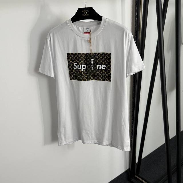 款号20254679 Supreme*新款 老花Logo字母印花短袖T恤，白色，Sml， M码；肩宽42，胸围100，袖长18，长68