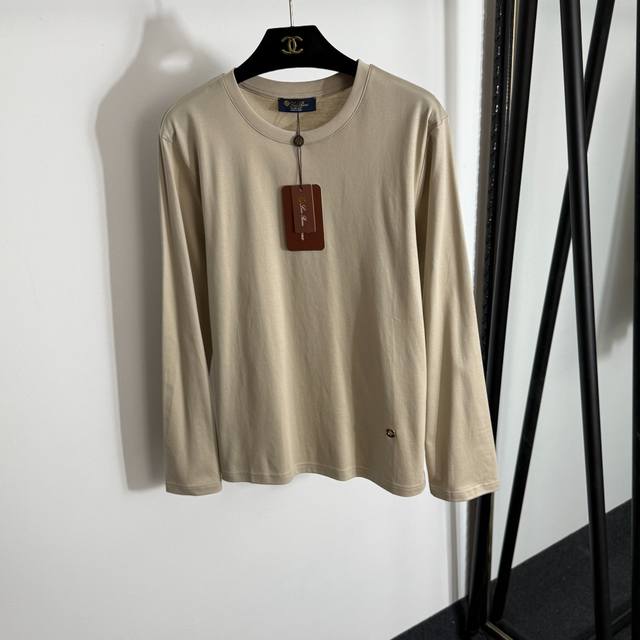 款号20254673 Loro Piana*Lp新款 金属圈圈装饰休闲长袖T恤打底衫，白色，黑色，咖色，杏色，Sml， M码；肩宽42，胸围98，袖长59，衣长
