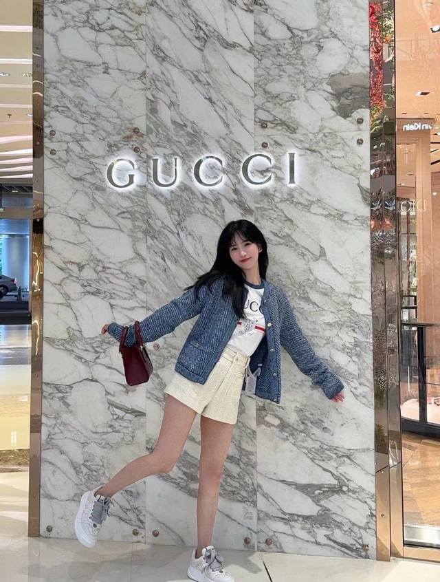 新款Gucc*字母扣纽扣口袋针织开衫