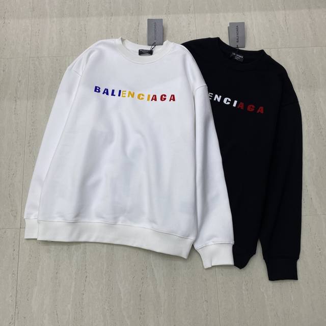 新品 实拍 Ba 新款印花圆领卫衣；采用棉面料质感柔软细腻；定制洗水麦辅料齐。版型宽松上身效果舒适好看！ 碼数 S-M-L