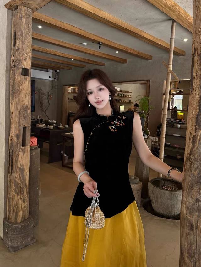 爆款上新重工钉金叶子真丝丝绒收腰小上衣 码数：S-Xxl