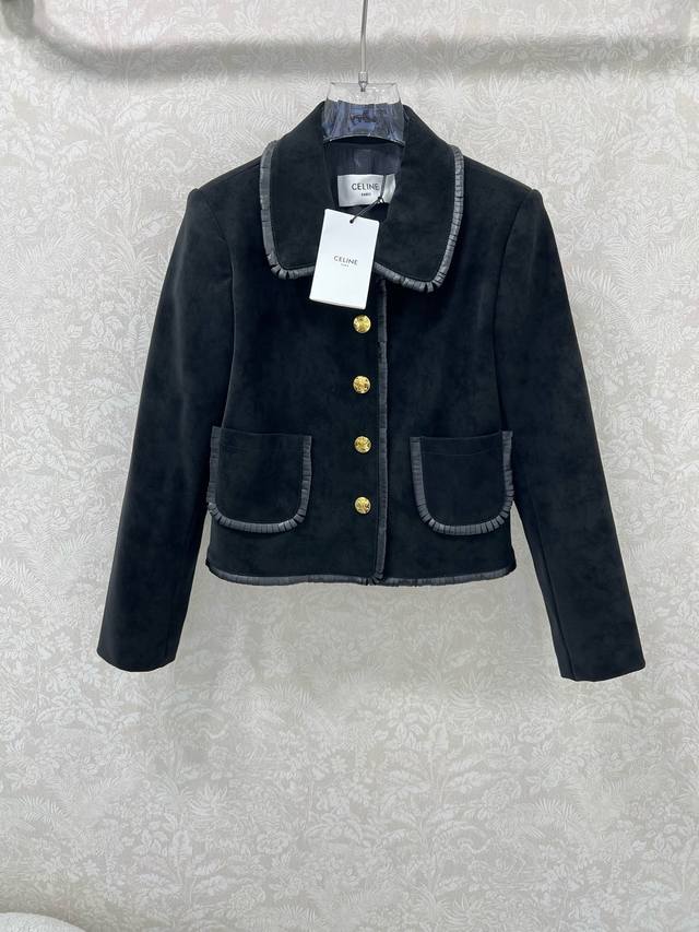 Celin*25新款系列款重工撞色皮绒外套 闭眼入的单品 定制凯旋门五金 随便一搭都气质感爆棚 订制面辅料 经典暗黑色系 金属纽扣点缀绣，时尚百搭巨好穿，自带高