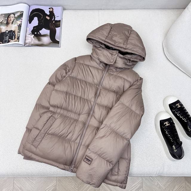 原单品质 Bur 25Ss 秋冬最新款连帽松紧腰面包羽绒服外套羽绒面包服式的常规羽绒服超时髦 出镜率和实穿率满分 超级好看 国标90白鹅绒填充 内里格纹里布做法
