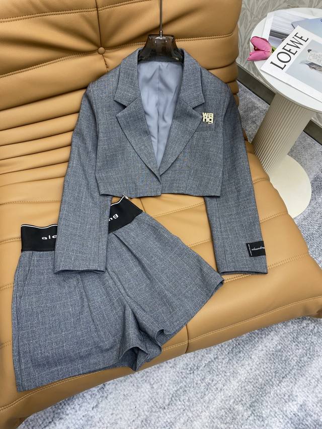 Aw★ Fw 气质西装翻领短款外套短裤套装 ，高级面料，颜色:图片色，面料:精纺Tr面料 Smlxl .