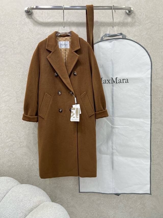 Maxmara~101801款 男女同款羊绒大衣 从面料到提花里衬全部定制开发 买到就赚到了超保暖，而且这个大衣的质感真的超赞！ 南方地区完全可以过冬的款式！北