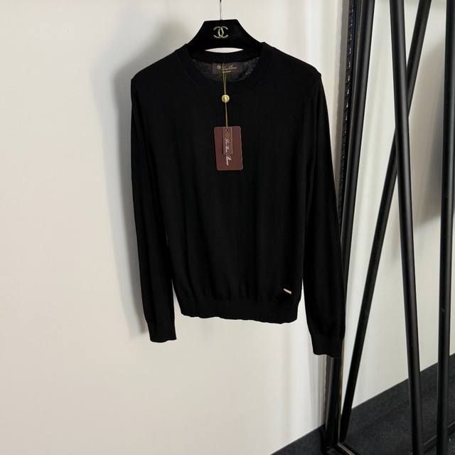 款号20255102 Loro Piana*Lp新款 金属Logo装饰套头长袖针织衫打底衫上衣，白色，粉色，黑色，Sml， S码：肩宽38，胸围86，袖长64，