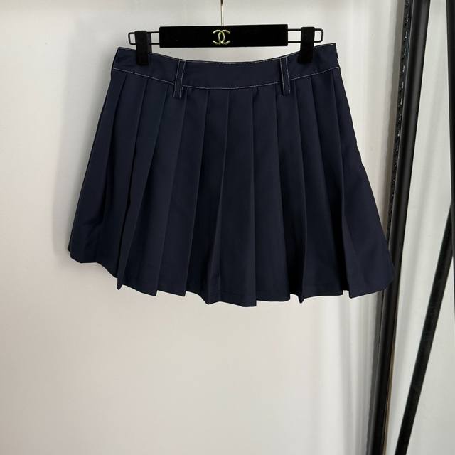 款号20255082 Miumi*新款 后背Logo刺绣贴布百褶短半裙，安全裤里衬，蓝色，Sml， M码：腰围74，长41 .