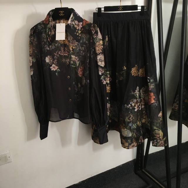款号 7387 Zimmermann新款套装，气质彩色花朵印花 泡泡长袖衬衣+高腰中长半裙，黑色，S-Xl， M码；胸围98，袖长70，衣长60；腰围72，长8