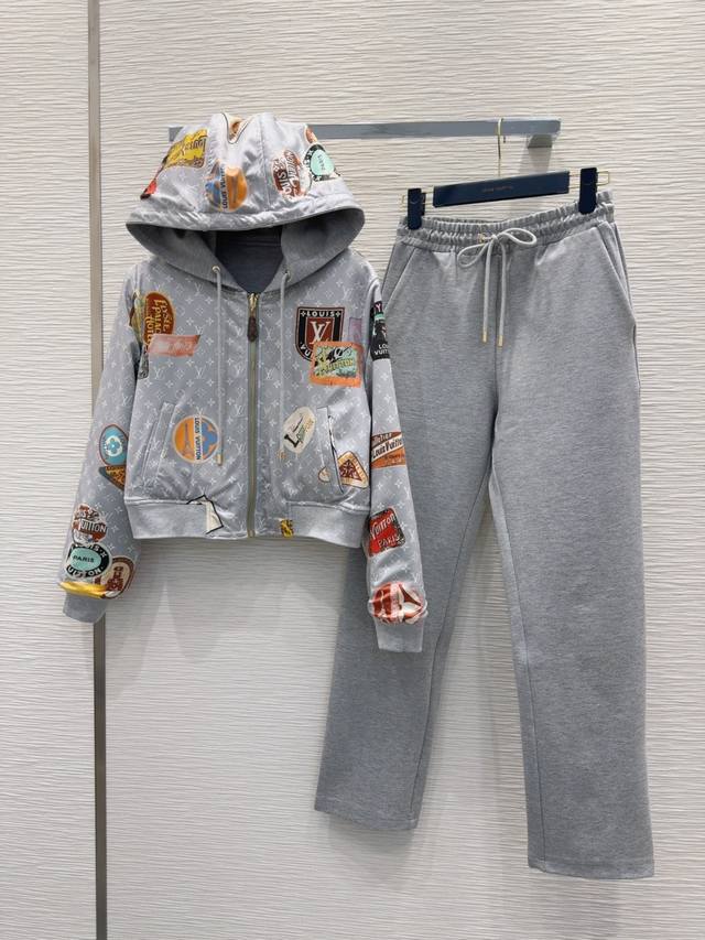 Louis Vuitto* 2025Fw新款套装 Show外套双面可穿 印花效果 Vintage帅气 中古风，显瘦又提升时髦度，复古优雅气质单品。衣橱必备！做工