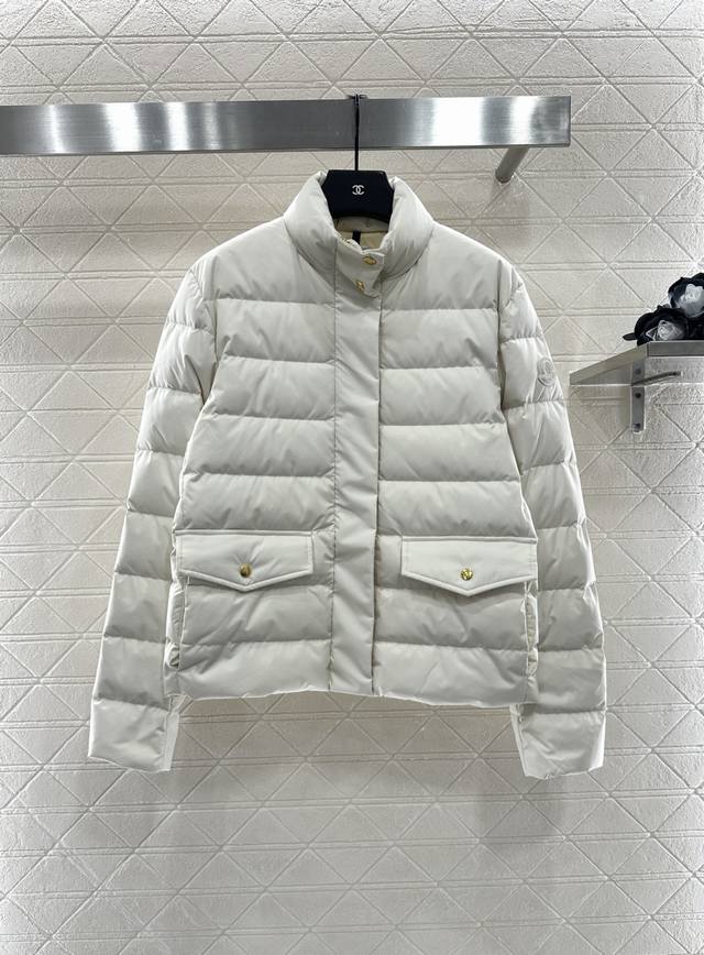 Moncle* 2025新品上架 立翻领羽绒棉服 定制Yb进口防风环保再生尼龙材质 其工艺还原 升级材质 具备尼龙的防水防风御寒功能 羽绒棉填充内里 整件轻盈保