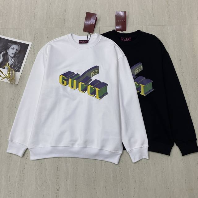2025新品 实拍 Gu 新款印花圆领卫衣；采用棉面料质感柔软细腻；定制洗水麦辅料齐。版型宽松上身效果舒适好看！ 碼数 S-M-L