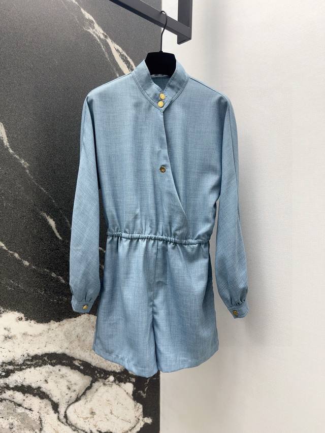 Lp30Ss 早秋新品南法风情浅蓝色立领长袖连体裤 连襟蝙蝠袖设计超级藏肉修饰手臂线条 气质随性不失减龄感 定制混色纱线面料舒适抗皱好打理 腰部束腰加上阔腿裤裤