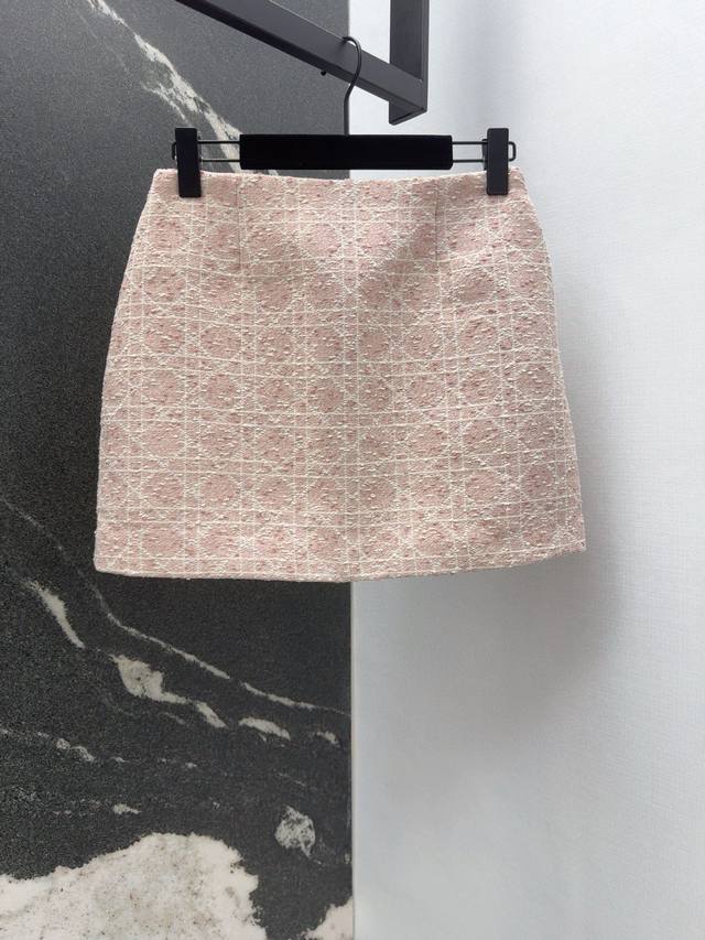 Cd 25Ss 早秋新品Miss D限定糯粉色戴妃藤格纹经典半裙 开发定制立体编织粗花呢面料立体挺阔 减龄气质经典A字版型巨百搭上身显瘦又高挑 财阀千金高级Ba
