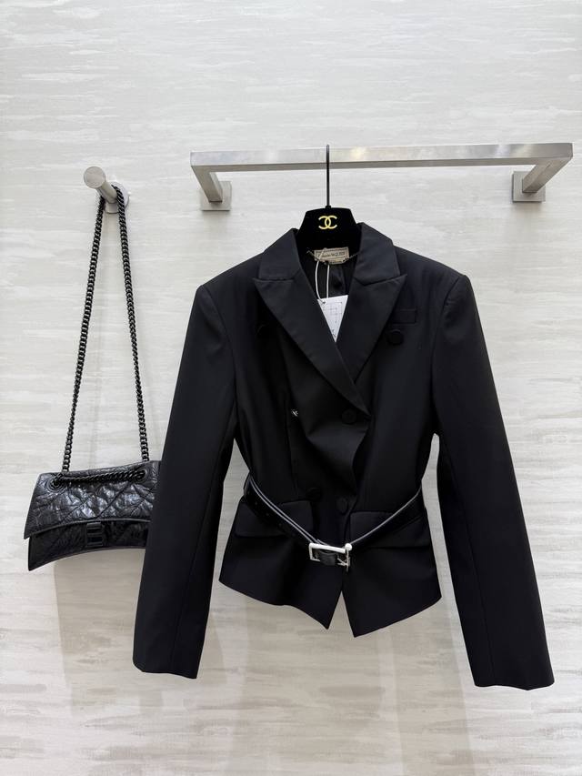 Alexander Mcquee2早秋新款 西装外套 配送腰带 高品质 现货首发Size：S M L S码胸围：88，衣长：58