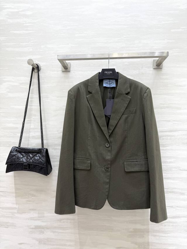 Prad2早秋新款 宽松廓形西装外套 高品质定制 现货来 Size：S M L S码肩宽：43，胸围：100，衣长：65