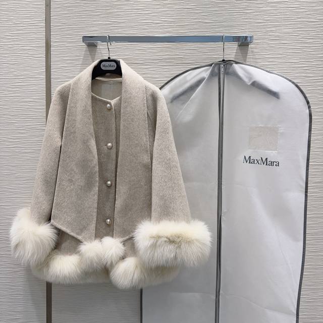 原单品质渠道狠货Max Mar*A双面羊绒大衣 高衣品的宝宝 30％羊绒70％羊毛袖口可拆卸狐狸毛。纯手工制作！高品质、气质女神、优雅时尚的都市女性魅力 女王气