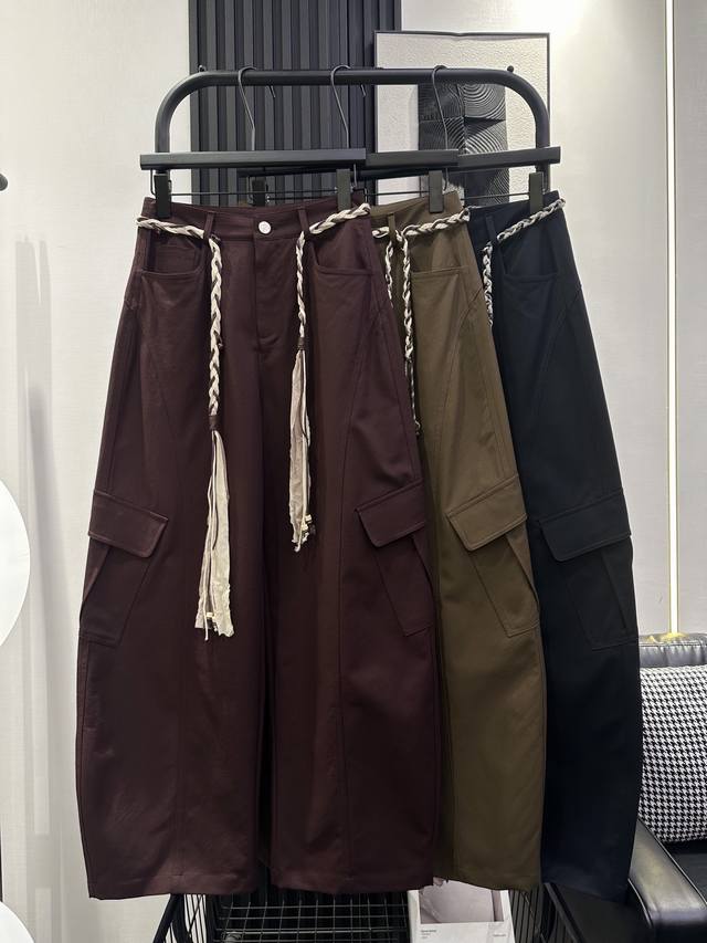 Balenciaga 巴黎世家-新款 多种工艺腰带休闲弯刀裤 微微弹力面料 毫无累赘的设计风格百搭易穿 舒适感强 上身无束缚感 颜色也非常好看推荐 三色 Sml