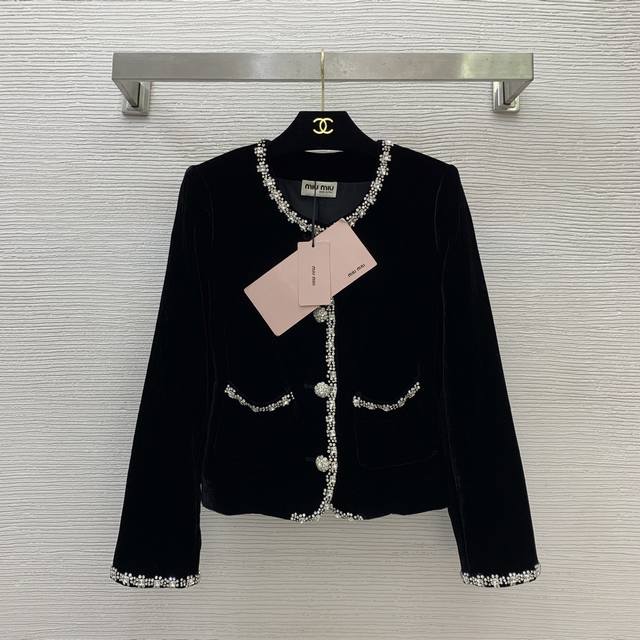 Miumi*缪家新款独家精品定制、财阀千金大小姐气质高级宝石镶钻边装饰双口袋短款长袖丝绒小香风外套！黑色， S码：肩宽36，胸围90，袖长56，衣长50