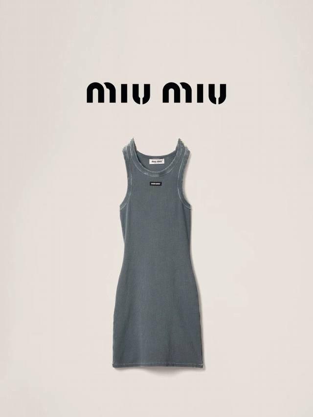 Miumi*缪家新款 胸前字母Logo小标志破洞边设计螺纹棉修身显瘦无袖背心连衣裙！灰色， M码：胸围72，腰围66，衣长80