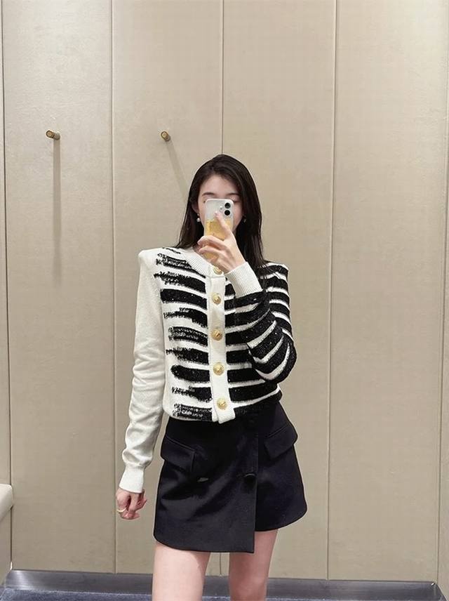 Balmai*巴曼家新款 高端定制闪耀Blingbling亮片编织羊毛混纺纱线面料、不规则撞色条纹提花修身显瘦系扣圆领长袖针织开衫上衣！米白色， M码：肩宽37