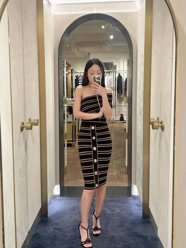 Balmai*N巴曼家新款定制性感辣妹风条纹针织套装！斜肩设计短款针织上衣高腰包臀中长半身裙针织裙！黑色， S码：胸围72～84，衣长21 32，腰围60有弹力