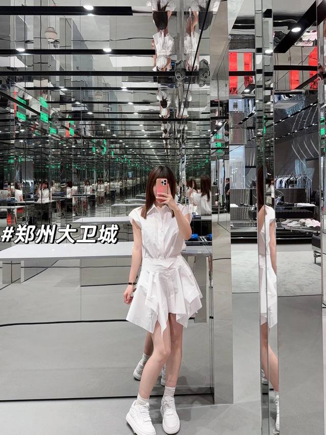Alexand*R Wang 25Fw早秋新款 不规则拼接棉府绸衬衫裙丨独家Yb开发！高版出品！胸口口袋饰Logo徽标刺绣，定制Logo扣子，一整件的细节太重工